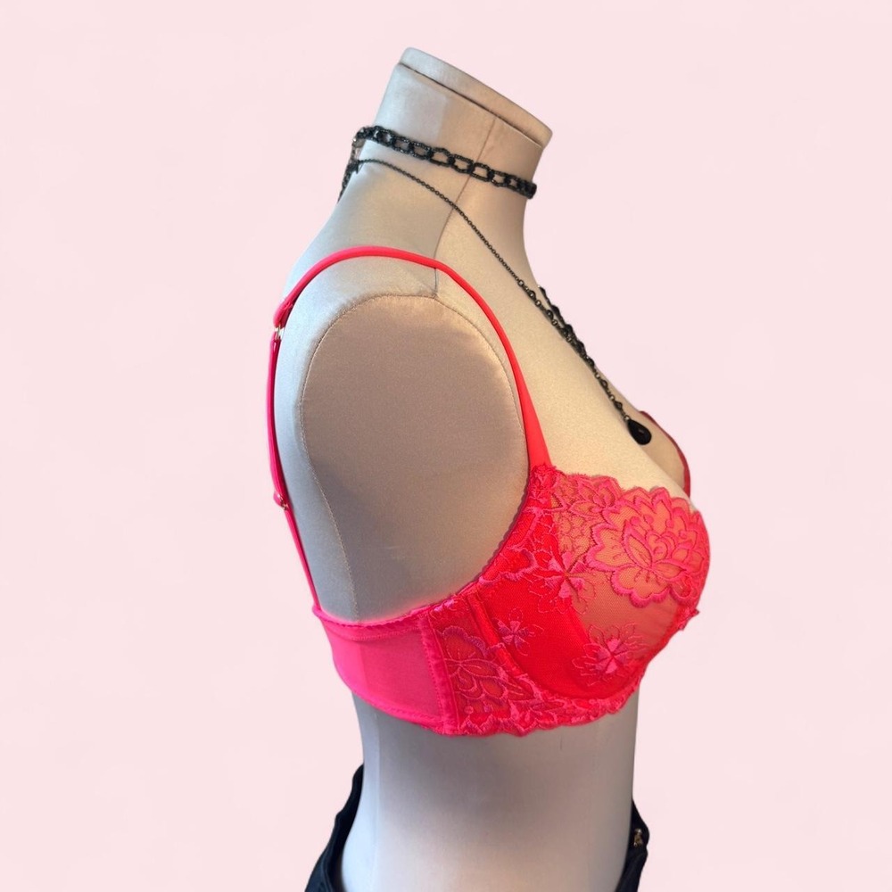 La Vie en Rose Hot Pink Lace Floral Embroidery Plunge Bra 32D Y2K Coquette - Picture 3 of 6